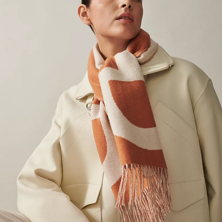 HERMES Casaque Grand Mors Cashmere Scarf Unisex Couple Style in Orange. H259116S01 圖 3