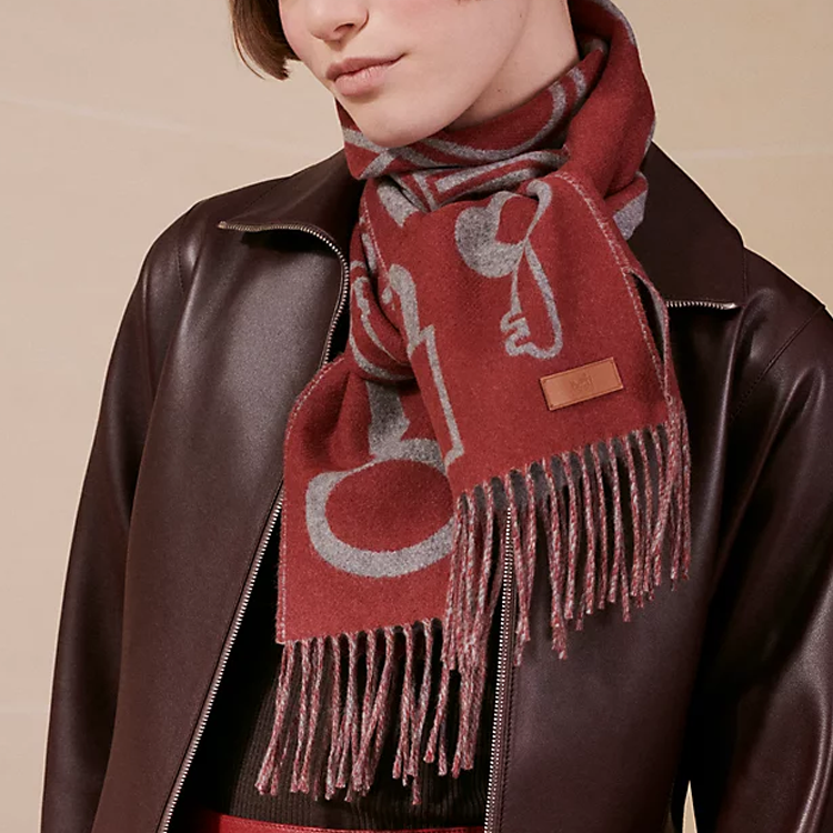 HERMES Cashmere Scarf Red with Leather Patch Design Unisex Couple Style. H259142S05 圖 3