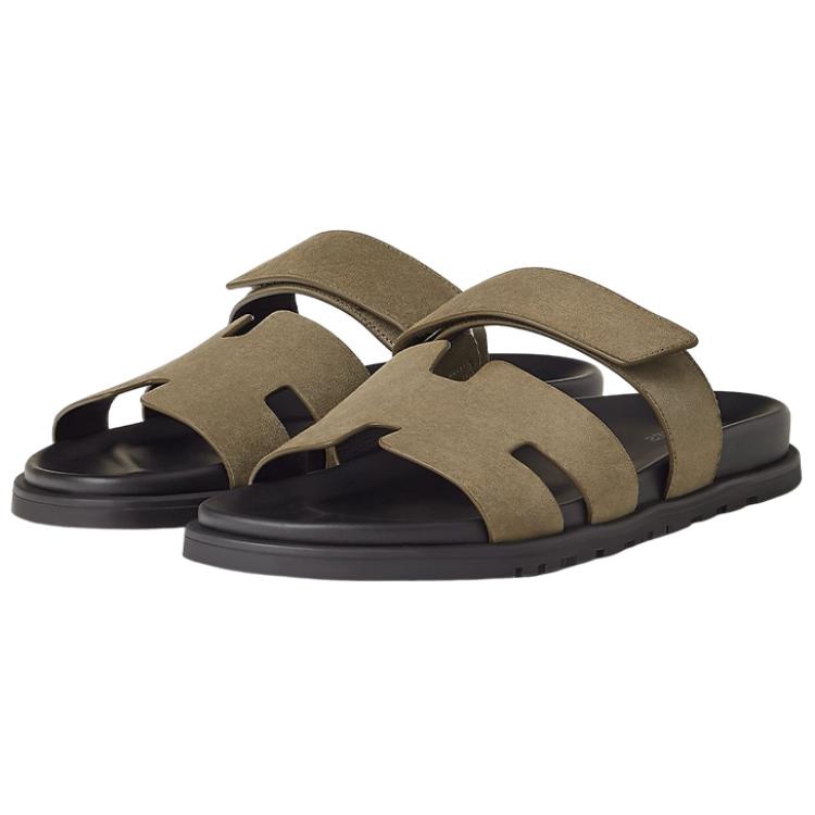 Lookbook HERMES愛馬仕 Chypre 山羊皮 時尚魔術貼 時尚涼拖 男款 淺棕色