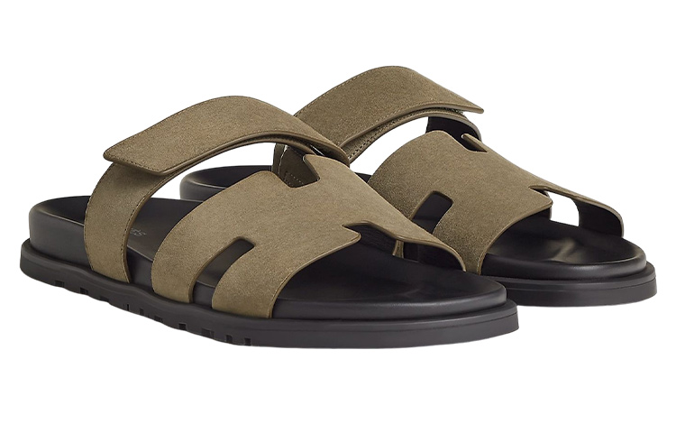 Shop HERMES愛馬仕 Chypre 山羊皮 時尚魔術貼 時尚涼拖 男款 淺棕色