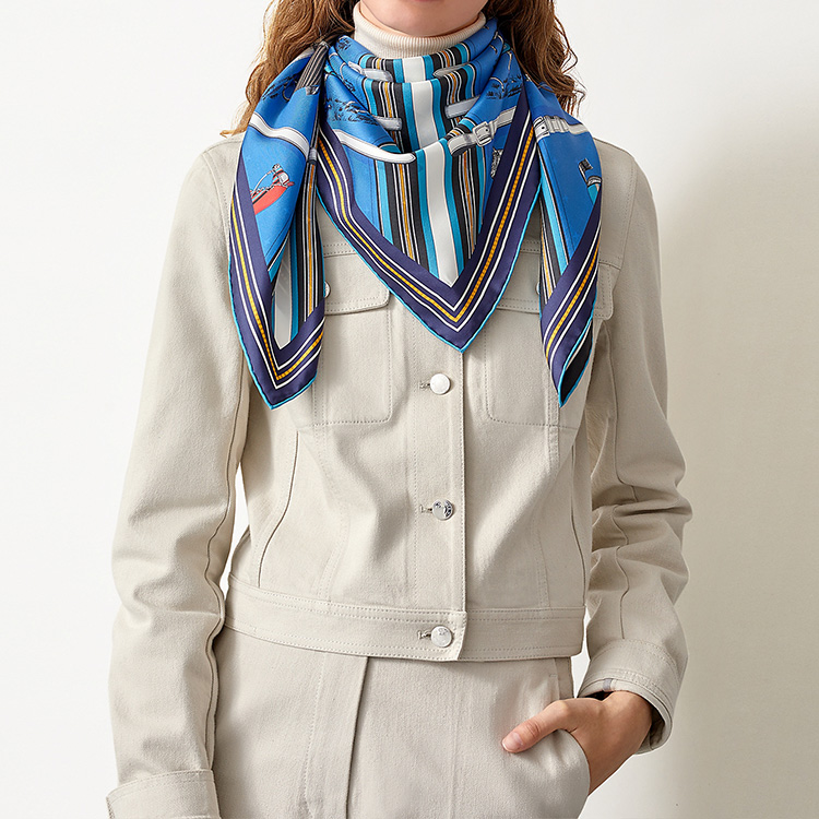 HERMES Double-Sided Silk Scarf with Galloping Horse Design. H903577S-08 圖 6