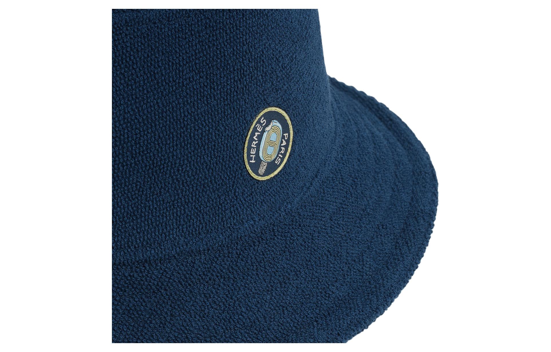 Lookbook HERMES Topi Baldi Kapas Biru Logo Sulaman Unisex Pasangan H241054NvEN58