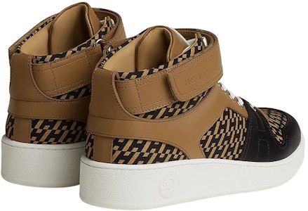 爱马仕自由款 '棕色皮革' H222914Z-HBK Lookbook 爱马仕自由款 '棕色皮革' H222914Z-HBK