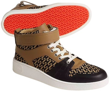 爱马仕自由款 '棕色皮革' H222914Z-HBK Shop 爱马仕自由款 '棕色皮革' H222914Z-HBK