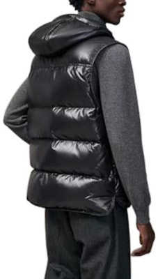 HERMES FW22 Rompi Hitam Tanpa Lengan Down Vest H262600HH0250 Lookbook HERMES FW22 Rompi Hitam Tanpa Lengan Down Vest H262600HH0250