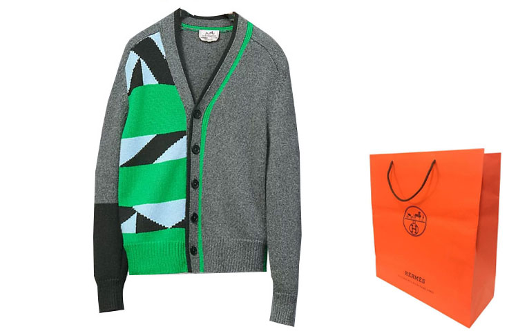 Lookbook HERMES FW22  Geometric Print V-Neck Sweater Grey Long Sleeve. H267340HA82