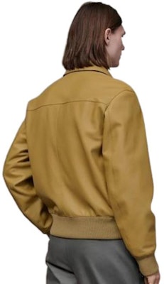 에르메스 FW22 옐로우 솔리드 칼라 지퍼 버튼 포켓 재킷. H263220HC3J Shop 에르메스 FW22 옐로우 솔리드 칼라 지퍼 버튼 포켓 재킷. H263220HC3J