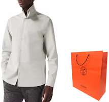 Shop HERMES FW23 淺綠色純色長袖襯衫 H366300H24N