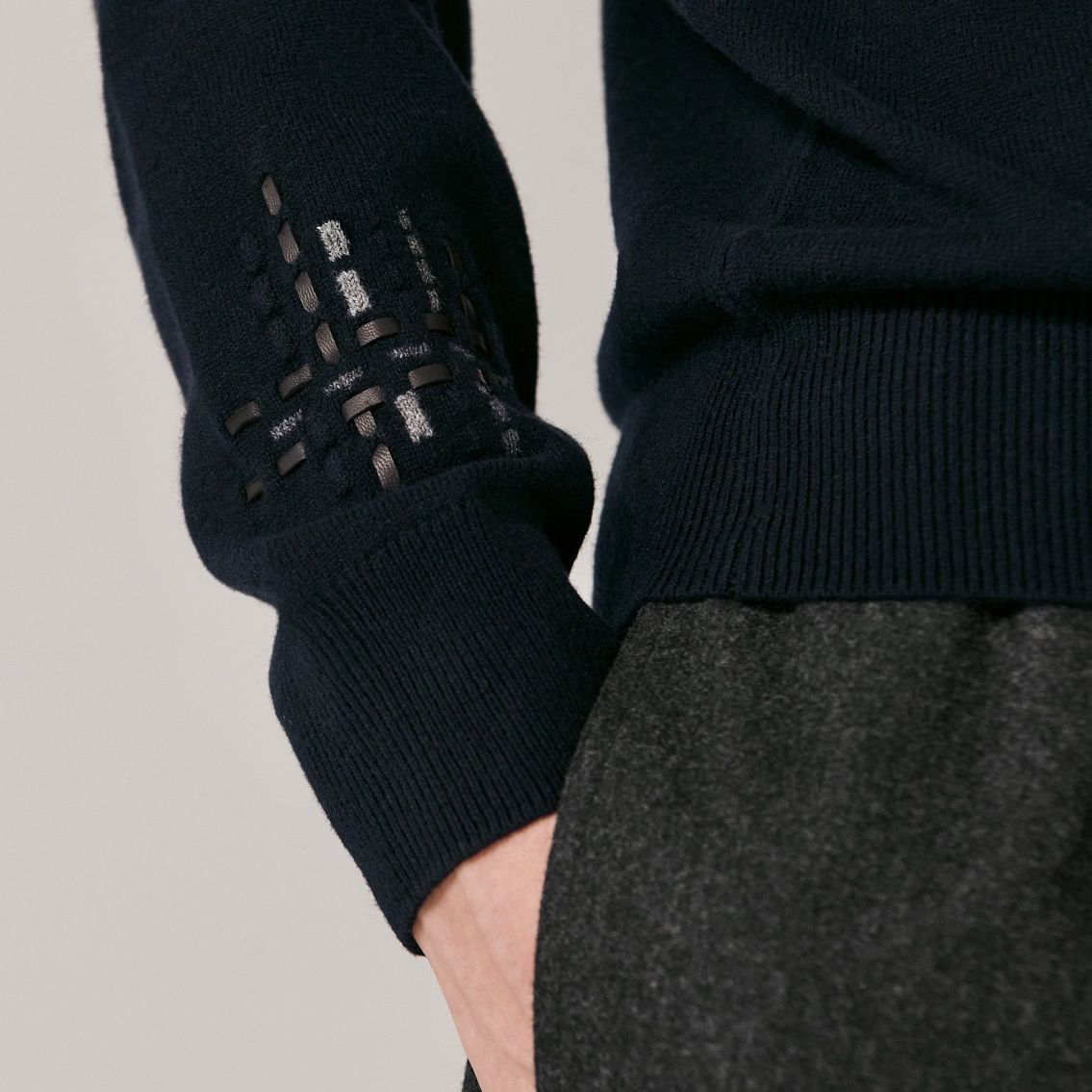 Details for 에르메스 FW23 패턴 프린트 네이비 크루넥 풀오버 스웨터. H367240HA01