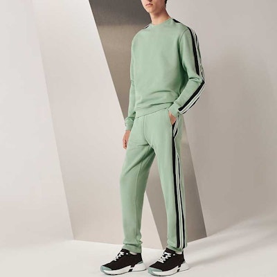 HERMES FW23條紋印花抽繩休閒長褲藍色男款。 H367780HA4M Shop HERMES FW23條紋印花抽繩休閒長褲藍色男款。 H367780HA4M