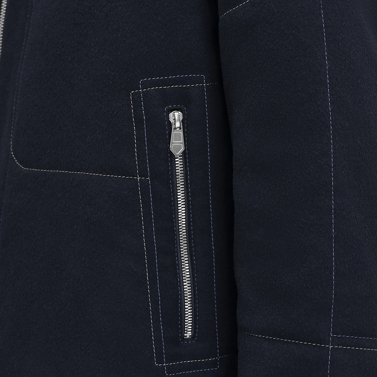 Sizing 爱马仕 FW25 双拉链连帽夹克 H562140HB01