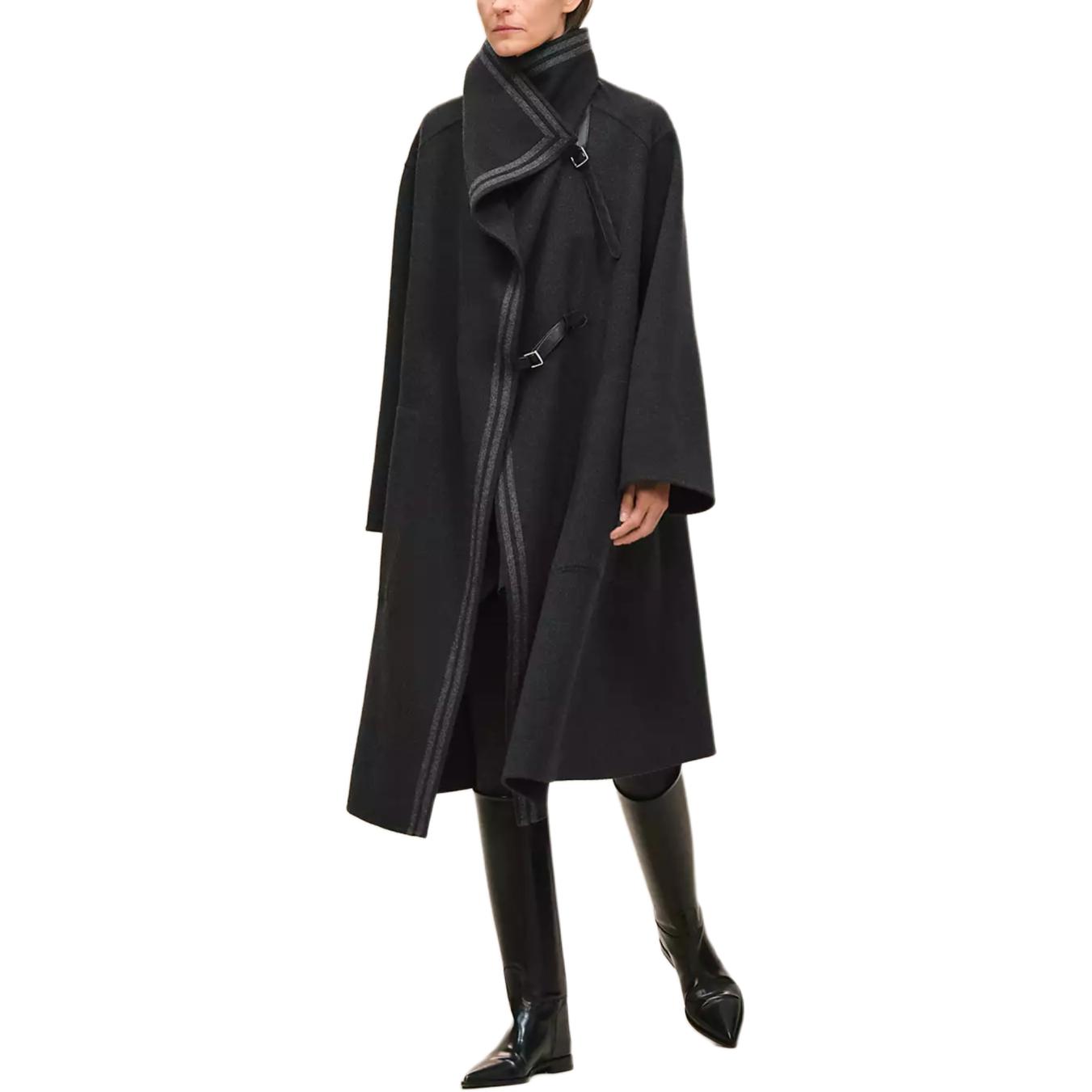 Lookbook HERMES FW25 Unisex Reversible Blanket Coat with Stand Collar and Side Pockets. H5H0118DAFV