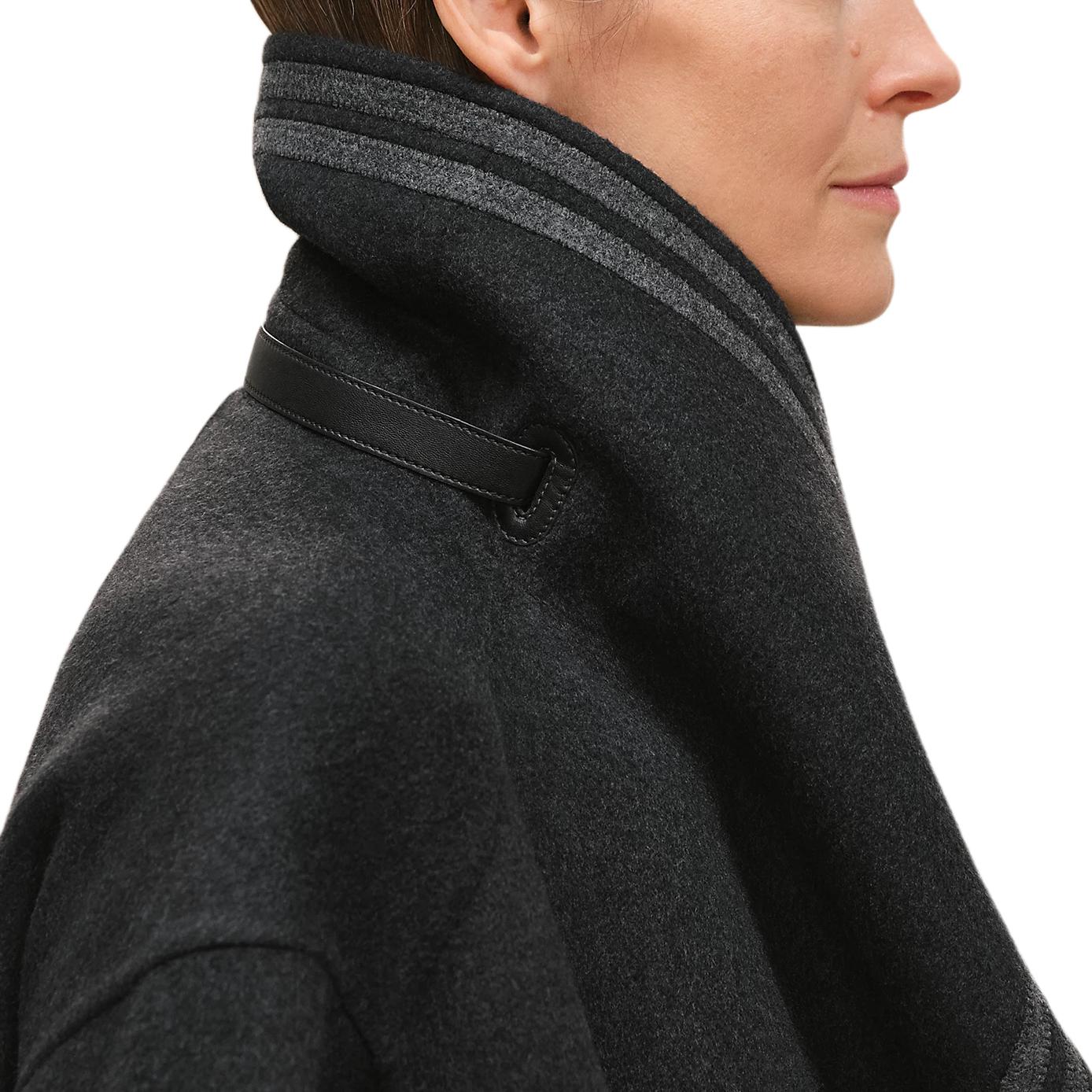 Sizing HERMES FW25 Unisex Reversible Blanket Coat with Stand Collar and Side Pockets. H5H0118DAFV