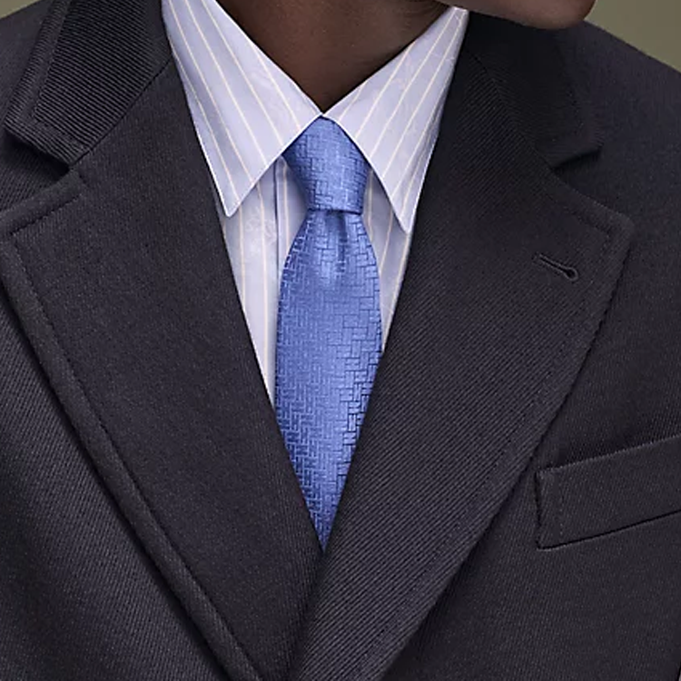 Lookbook HERMES H24 Corbata Azul Decorado Tejido Unisex Edición para Parejas. H030290T 05