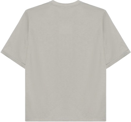 Hermes HERMÈS SS24 Kaos Hijau Crewneck dengan Detail Kulit. H457930HA1F Lookbook Hermes HERMÈS SS24 Kaos Hijau Crewneck dengan Detail Kulit. H457930HA1F