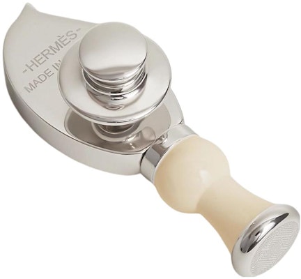 エルメス ホース型 パラジウムメッキ ホワイトメタル ブローチ ユニセックス. H077304FP13 Lookbook エルメス ホース型 パラジウムメッキ ホワイトメタル ブローチ ユニセックス. H077304FP13