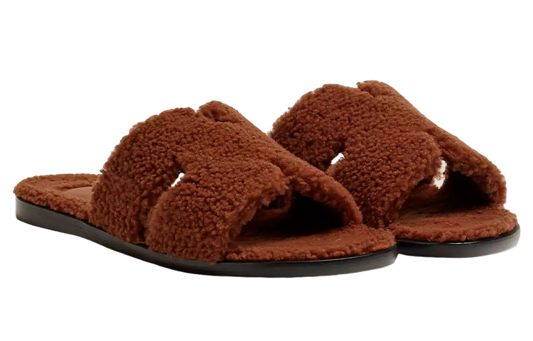 Lookbook 爱马仕 Izmir 棕色凉鞋 H222849Z-HC0