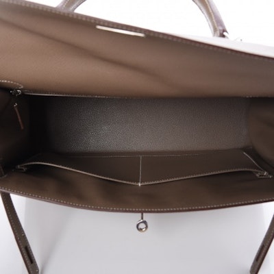 Hermes Kelly Sellier Epsom Palladium 35 Etoupe. Lookbook Hermes Kelly Sellier Epsom Palladium 35 Etoupe.