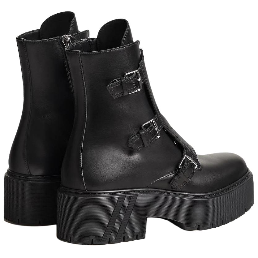 Shop HERMES But Kulit Buku Lali 'Black Comfort' H232933Z-H02