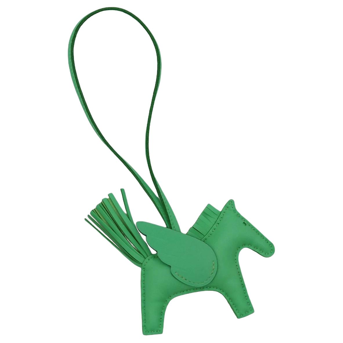 Lookbook HERMES Leather Horse-Shaped Keychain Unisex Couple Accessory Green H083010CABG