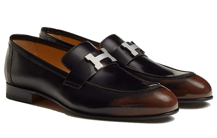 Order HERMES Kulit Moccasin 'Logo Besi - Hitam Coklat' H222976Z-AME