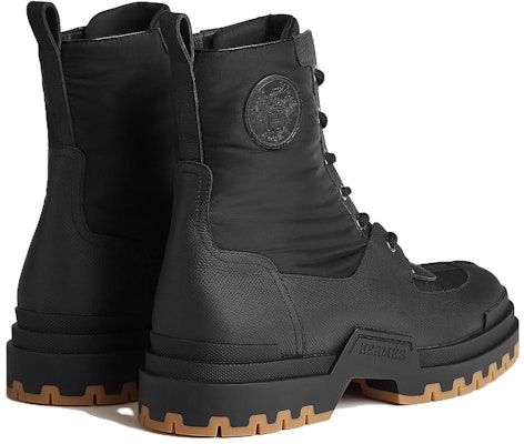 エルメス レザーラウンドトゥブーツ「黒・快適」 H231981ZH02430 Lookbook エルメス レザーラウンドトゥブーツ「黒・快適」 H231981ZH02430