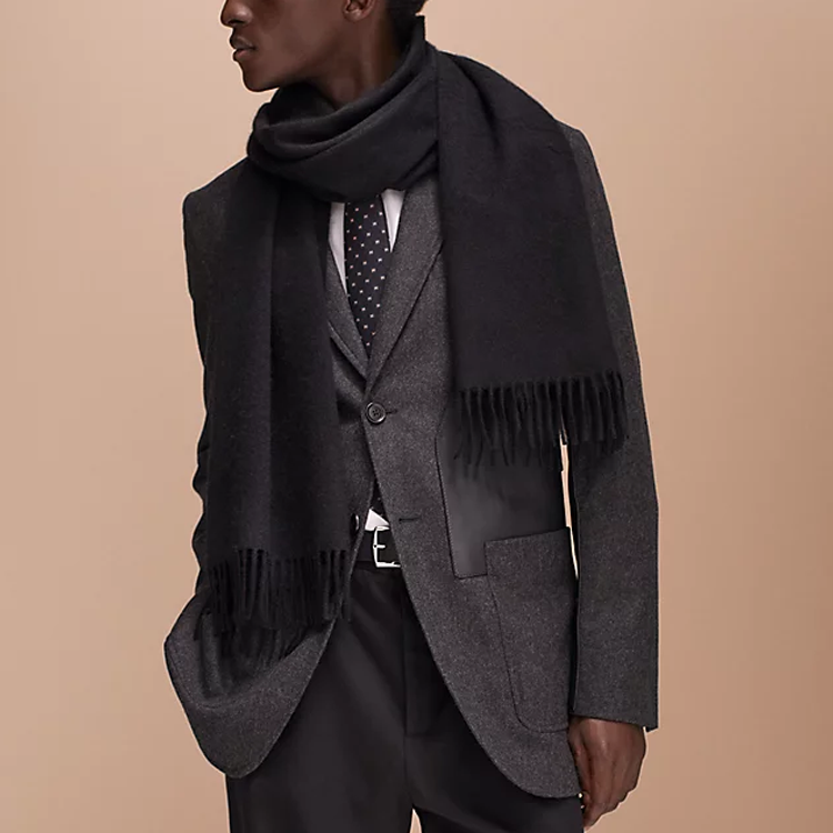 HERMES Logo Embroidered Cashmere Scarf Black  Fashion Accessory H394084T03 圖 3