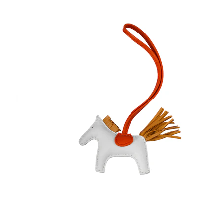 HERMES Rodeo Lambskin Horse Charm Keychain Unisex Couple Design - White. H064929CABW