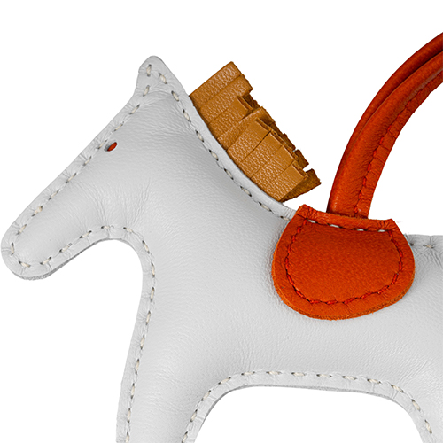 HERMES Rodeo Lambskin Horse Charm Keychain Unisex Couple Design - White. H064929CABW 圖 3