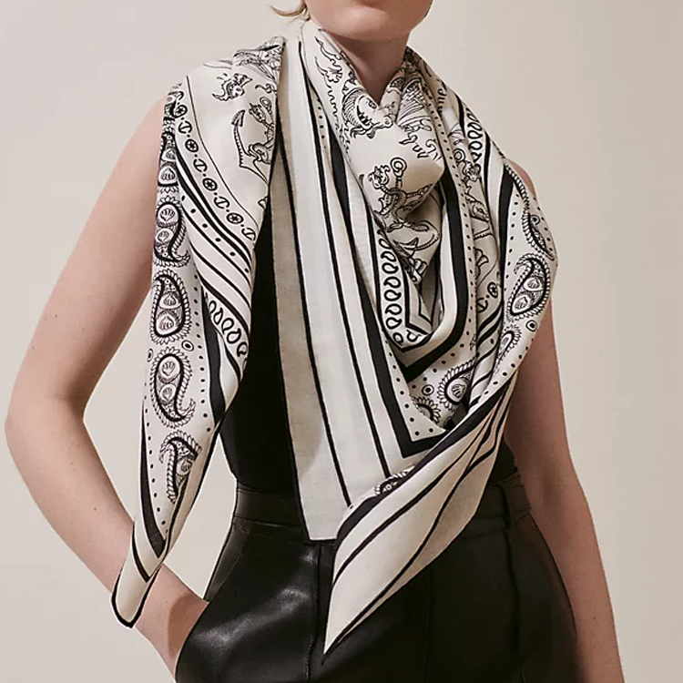 Lookbook 에르메스 세일러 타투 반다나 스카프 유니섹스 화이트 H243374S 06