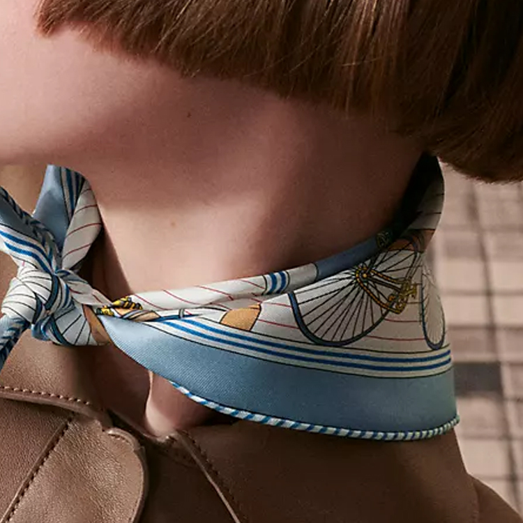 HERMES Silk Scarf Bicycle Print Unisex Couple Style Blue/Beige/White. H893866S 圖 3