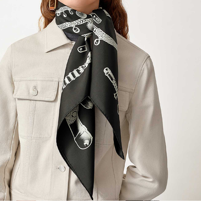 HERMES Silk Scarf Black Dog Treasure Design. H003457S-16 圖 3