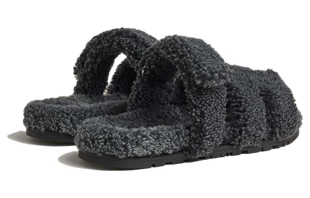 Shop HERMES Slip-On 'Kulit Domba Hitam' H222931ZH2G