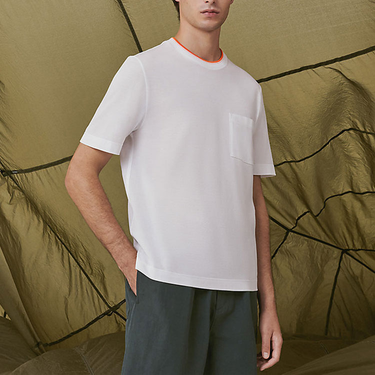 Lookbook Camiseta Blanca HERMES Solid Pocket Crewneck SS22 H257850HA90