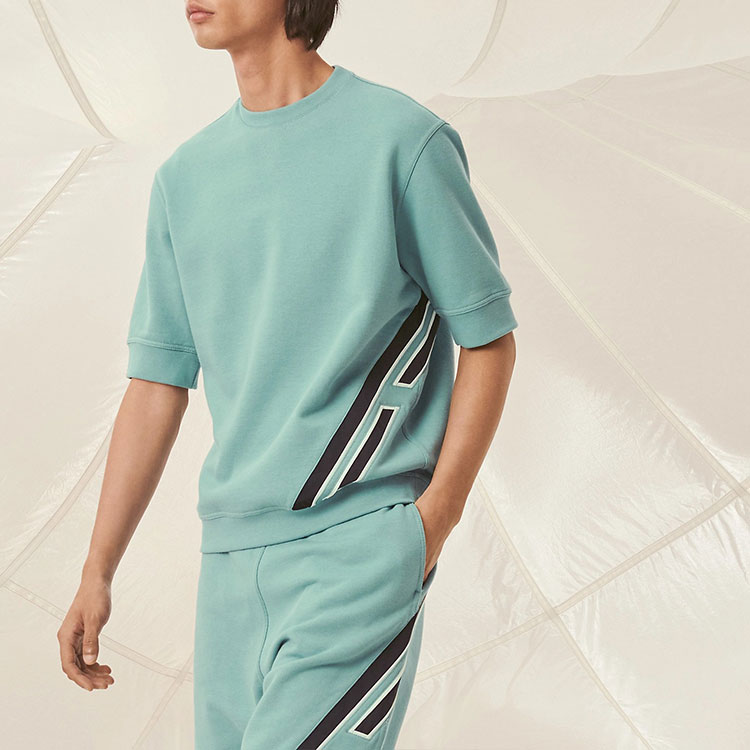 Shop HERMES SS22 陶瓷藍條紋印花短袖圓領T恤 H257640HA64