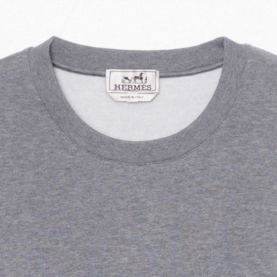 HERMES SS22 Baju Kelabu Crewneck dengan Motif Kuda Kulit. H257720HA76 Sizing HERMES SS22 Baju Kelabu Crewneck dengan Motif Kuda Kulit. H257720HA76