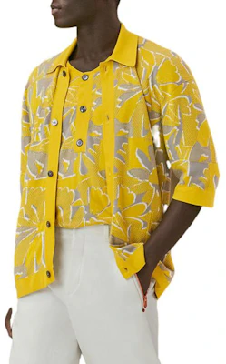 HERMES SS22 Kemeja Kuning Bermotif Lengan Pendek. H257350HA27 Lookbook HERMES SS22 Kemeja Kuning Bermotif Lengan Pendek. H257350HA27