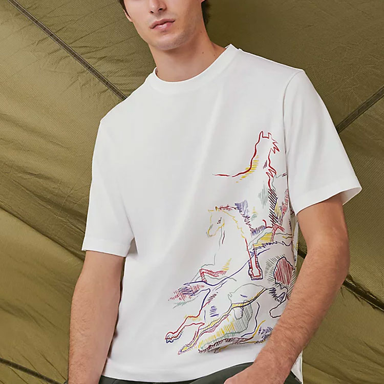 Shop HERMES SS22 White  T-Shirt with Horse Print Short Sleeve Crew Neck. H257830HA90