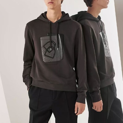 HERMES SS23 Hoodie Pola Geometris Coklat Kopi Lengan Panjang H367800HA4TSM Lookbook HERMES SS23 Hoodie Pola Geometris Coklat Kopi Lengan Panjang H367800HA4TSM