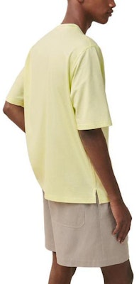 HERMES SS23 Camiseta Amarilla Logo Impreso Color Sólido. H357935HA2Q Lookbook HERMES SS23 Camiseta Amarilla Logo Impreso Color Sólido. H357935HA2Q