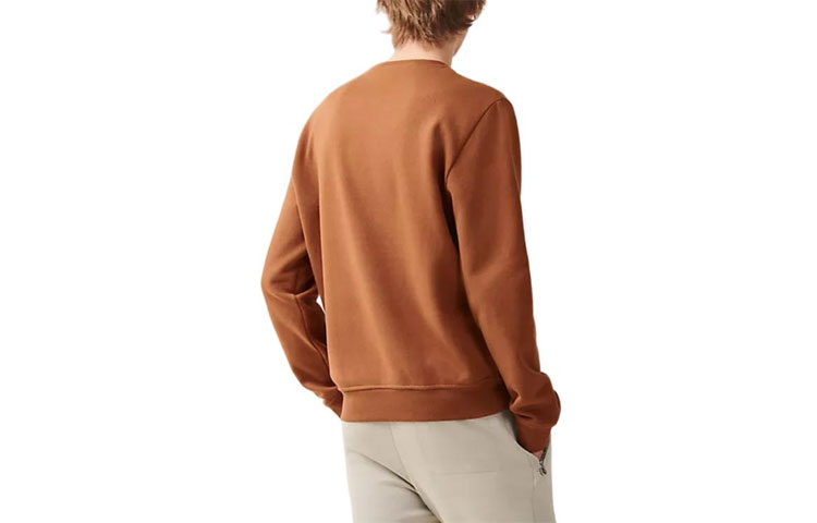 Lookbook HERMES SS23 Crewneck Coklat dengan Motif Hewan untuk Pria. H357780HA4J