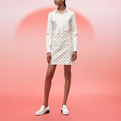 HERMES SS23 復古LOGO滿版印花灰白短裙 H3E0312D591 Lookbook HERMES SS23 復古LOGO滿版印花灰白短裙 H3E0312D591