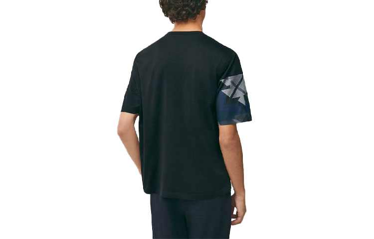 Lookbook Camiseta Negra HERMES SS23 Estampada de Manga Corta. H357915HA02