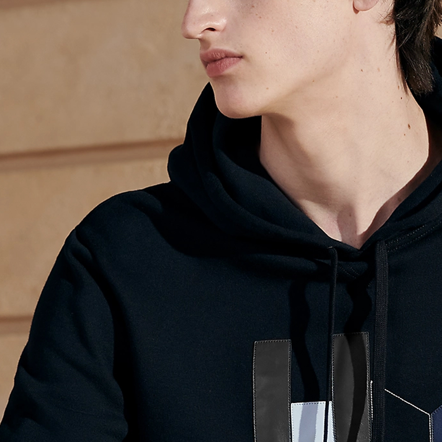 Purchase Sudadera con Capucha Azul Marino HERMES SS24 con Logo Patch. H457800HA01