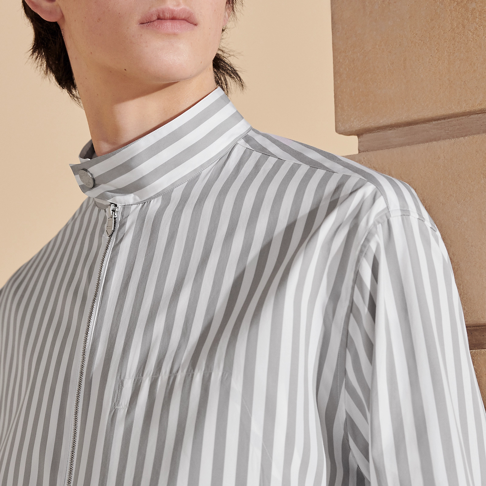 Details for 愛馬仕 SS24 條紋拉鍊寬鬆外套襯衫 石灰色 H456130H72P