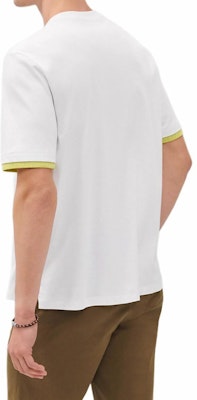 HERMES SS25 Kemeja-T Leher Bulat Kapas Putih Berlapis Kontras. H557940HA90 Lookbook HERMES SS25 Kemeja-T Leher Bulat Kapas Putih Berlapis Kontras. H557940HA90