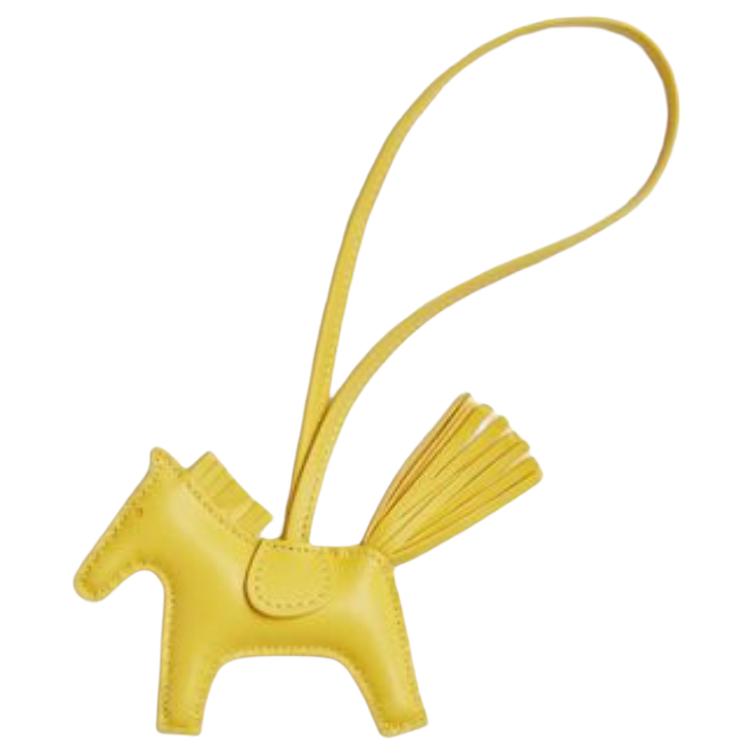 HERMES Street Style Yellow Lambskin Horse-Shaped Pendant Unisex Couple Design. H064929CADX