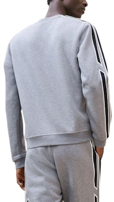 HERMES Baju Kelabu Kasual Lengan Panjang Cetakan Berjalur Crewneck FW24. H467770HA76 Lookbook HERMES Baju Kelabu Kasual Lengan Panjang Cetakan Berjalur Crewneck FW24. H467770HA76