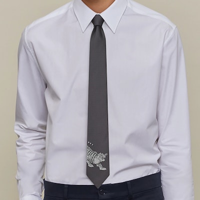 エルメス タイ 7 タイガー グレー ネクタイ H339318T-02 Shop エルメス タイ 7 タイガー グレー ネクタイ H339318T-02
