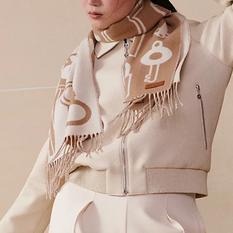 HERMES Unisex Cashmere Scarf with Leather Patch Design in Khaki. H259142S03 圖 3